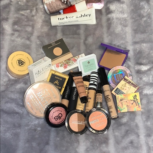 Surprise Mystery Makeup Bag!! - Picture 6 of 8